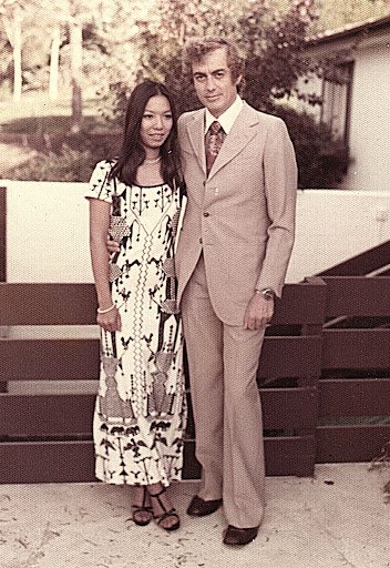 1976 Derek and Hà in Canberra